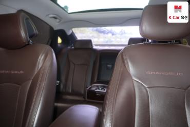 2011 - hyundai grandeur
