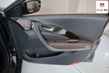 2011 - hyundai grandeur
