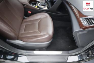 2011 - hyundai grandeur