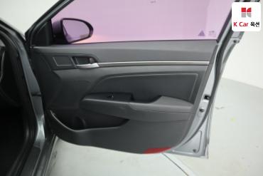 2017 - hyundai avante