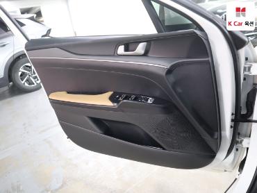 2021 - kia k5