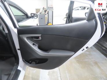 2014 - hyundai avante
