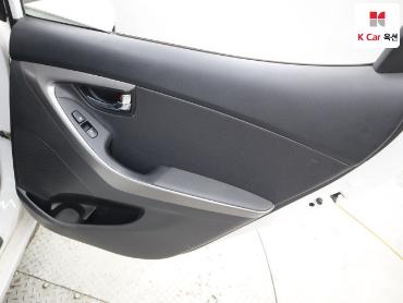 2012 - hyundai avante