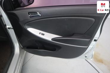 2014 - hyundai accent