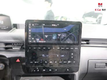 2023 - hyundai staria