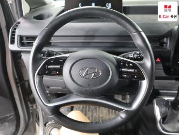2023 - hyundai staria