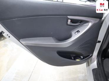 2011 - hyundai avante