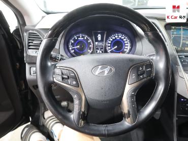 2011 - hyundai grandeur