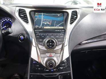 2011 - hyundai grandeur