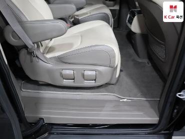 2023 - kia carnival
