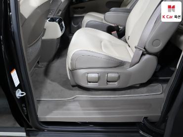 2023 - kia carnival