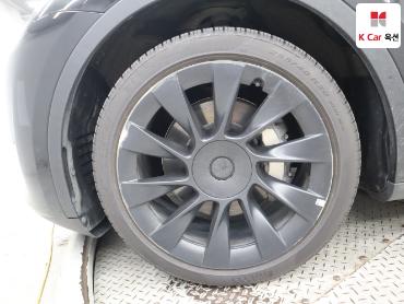 2023 - tesla model y
