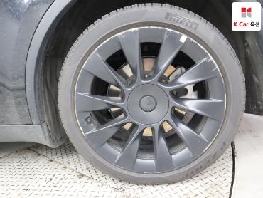 2023 - tesla model y