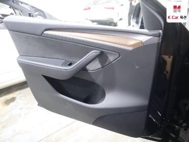 2023 - tesla model y