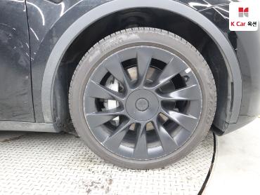 2023 - tesla model y