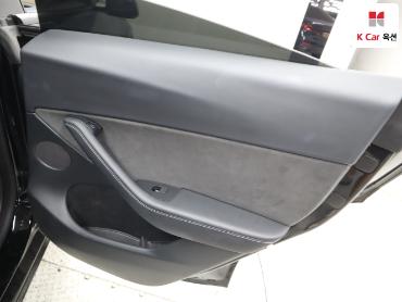 2023 - tesla model y
