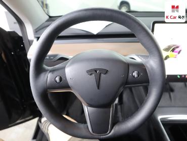 2023 - tesla model y