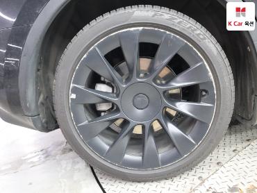 2023 - tesla model y