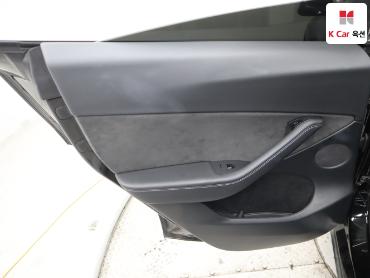 2023 - tesla model y