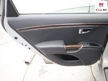 2010 - hyundai grandeur
