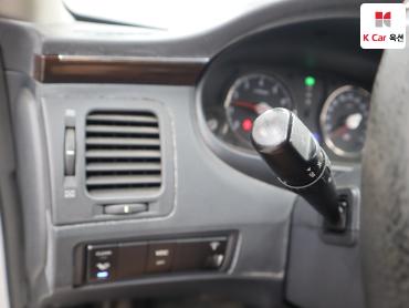 2010 - hyundai grandeur