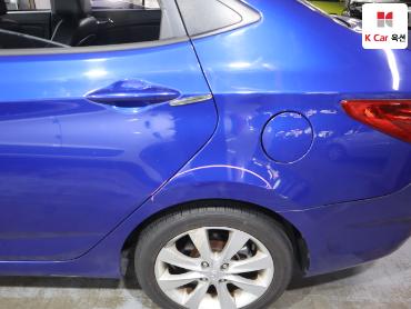 2012 - hyundai accent