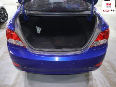 2012 - hyundai accent