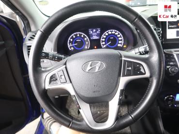 2012 - hyundai accent