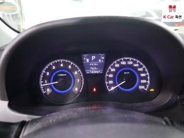 2012 - hyundai accent