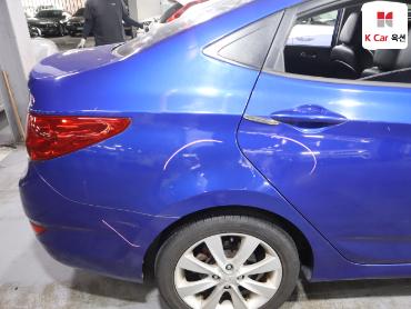 2012 - hyundai accent