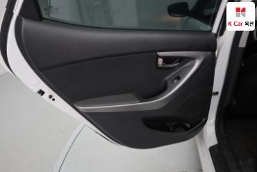 2011 - hyundai avante