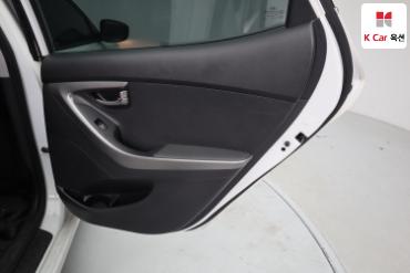 2011 - hyundai avante