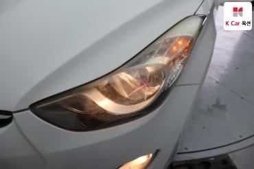 2011 - hyundai avante