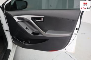 2011 - hyundai avante