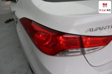 2011 - hyundai avante