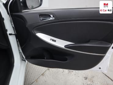 2015 - hyundai accent