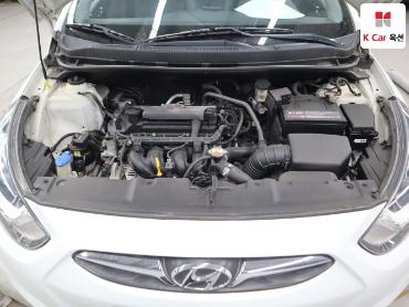 2015 - hyundai accent