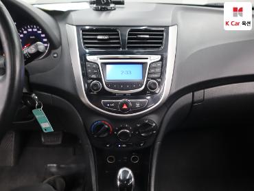 2015 - hyundai accent