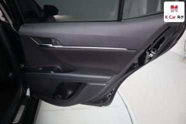 2019 - toyota camry