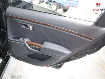 2011 - hyundai grandeur