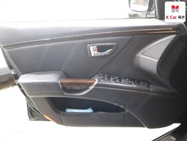 2011 - hyundai grandeur