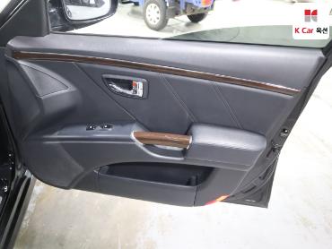 2011 - hyundai grandeur