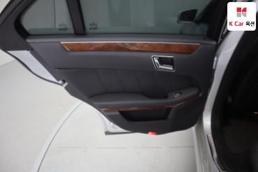 2011 - mercedes-benz e300