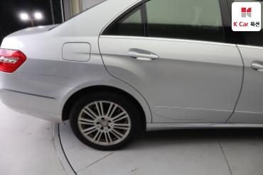 2011 - mercedes-benz e300