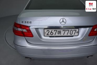 2011 - mercedes-benz e300