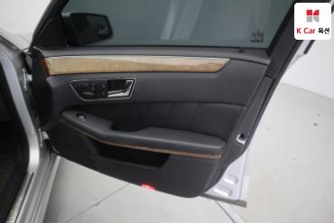 2011 - mercedes-benz e300