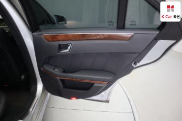 2011 - mercedes-benz e300