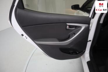 2015 - hyundai avante