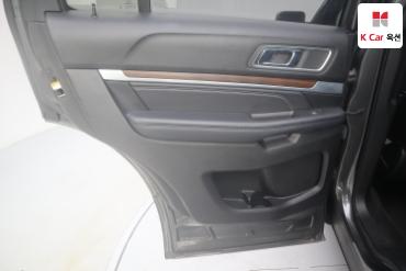 2018 - ford explorer