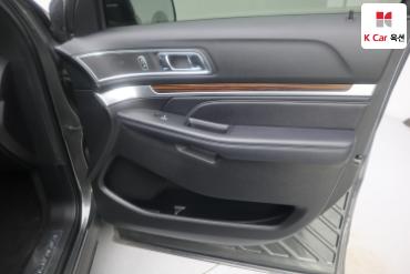 2018 - ford explorer